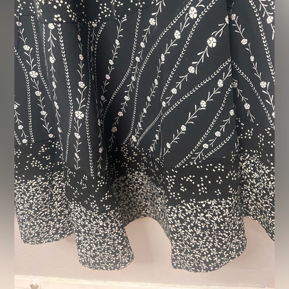 Disturbia nwot | sz 6 us | Prairie Panel Skirt. black/white floral skirt - Picture 3 of 12